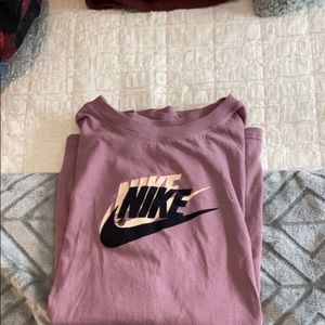 Women’s Nike shirt